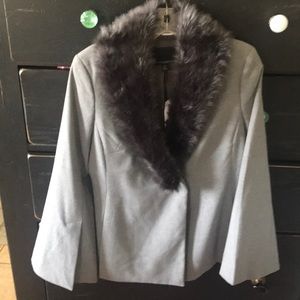 Jacket with removable faux fur collar